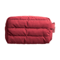 DOCTOR MI! BAG PUFFY RED praktische Kosmetiktasche in roter Steppoptik auf grauem Hintergrund 
